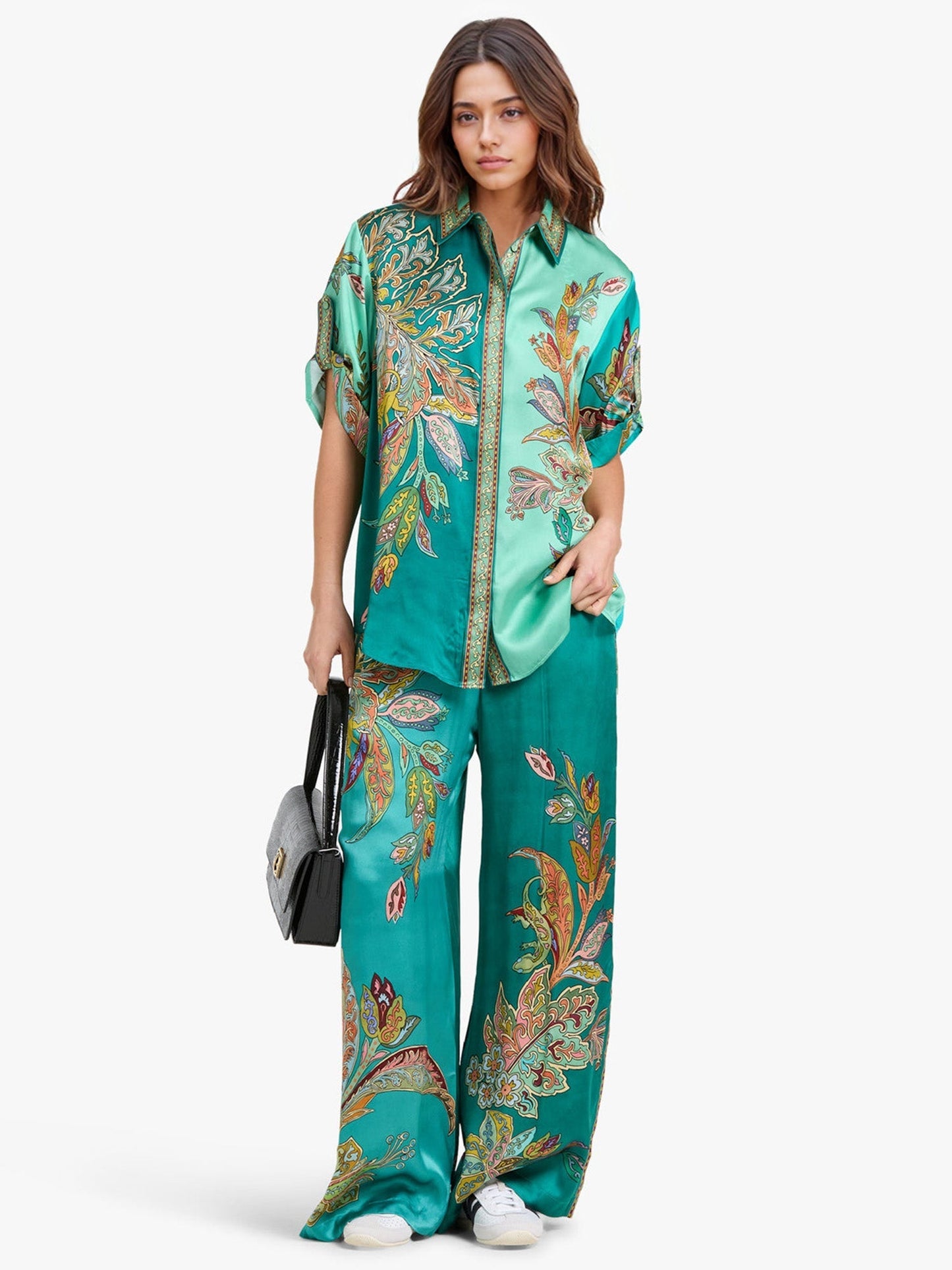 Completo Emerald Luxe – Camicia Oversize e Pantaloni a Gamba Larga